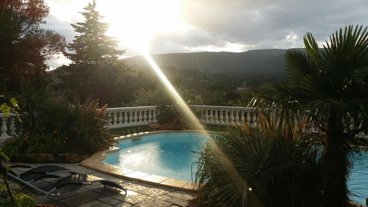 Appartement Vue Montagne Garéoult Extérieur photo