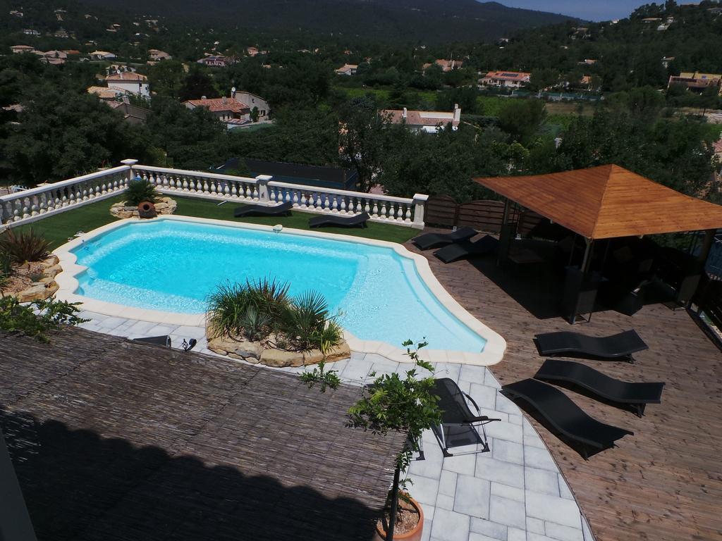 Appartement Vue Montagne Garéoult Extérieur photo